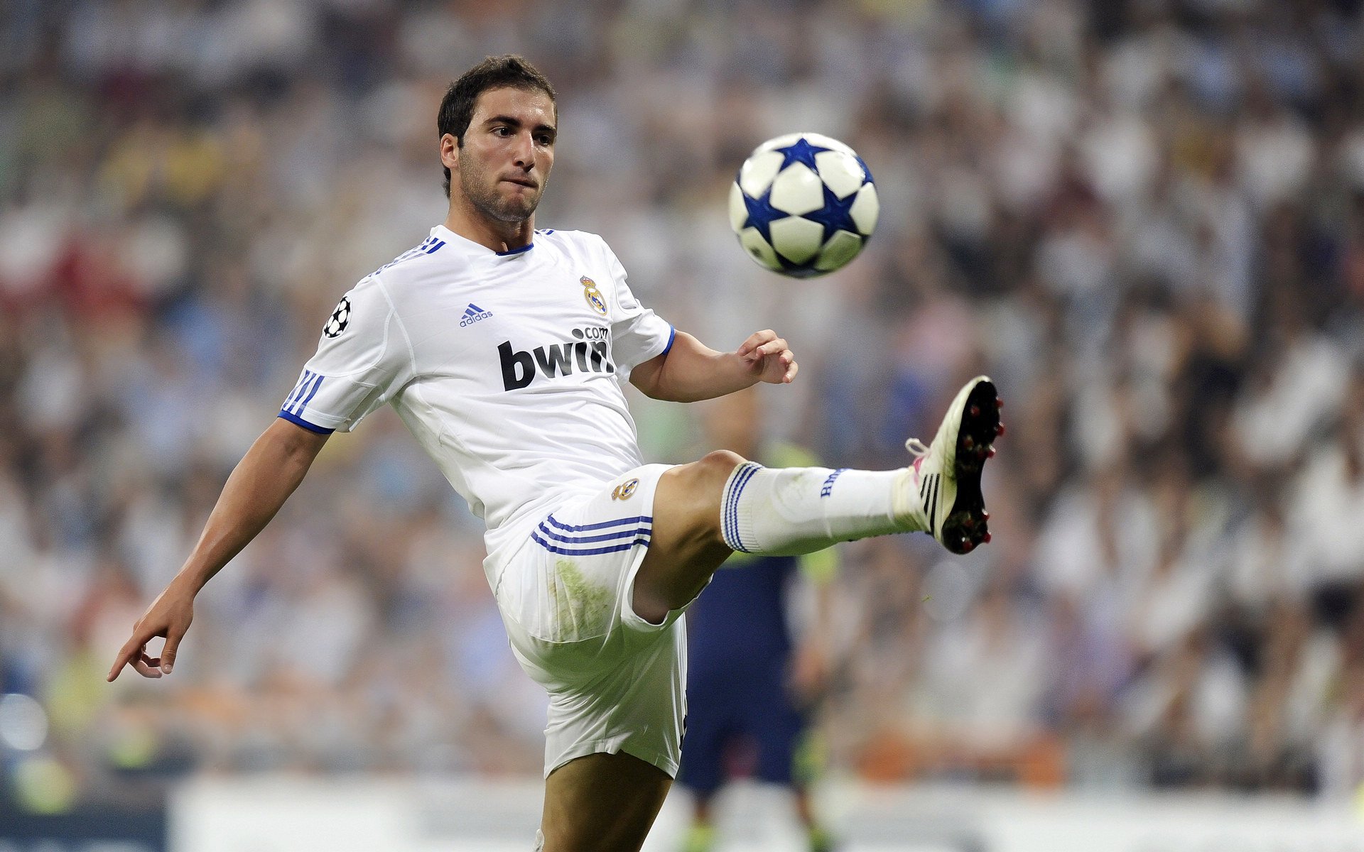 守门员扑救关键时刻如何反转比赛胜负，守门员扑救动图