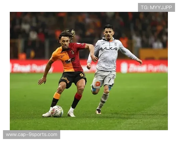 加拉塔萨雷禁区斩获，伊卡尔迪轻松推射：点亮夜空的进攻之美