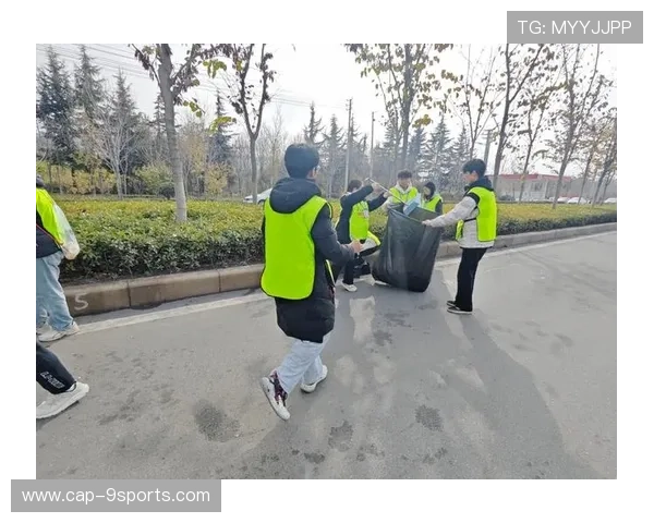 观众志愿者:幕后英雄默默守护比赛,观众服务志愿者的职责